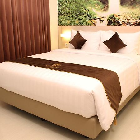 Hotel The Himana Malang Extérieur photo